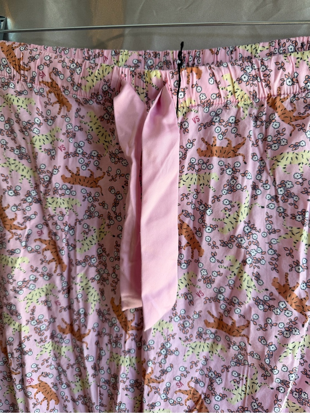 Victorias Secret Rosy Cheetah Print Pajama Pants Size Medium - Picture 3 of 6